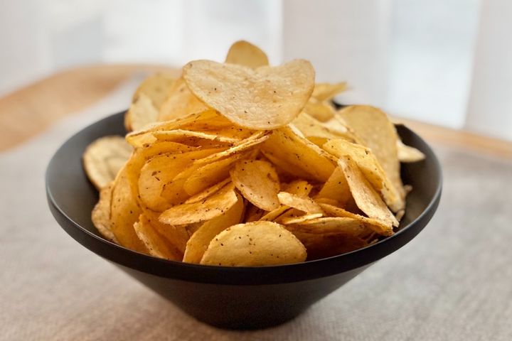 冬恒例のホットスナックが変身！【ローソン限定】ポテチがやみつきになる