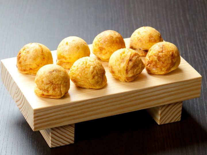 All About ニュース編集部が全国250人を対象に実施したご当地グルメに関するアンケートの調査結果から、旅先で食べたい「兵庫県のご当地グルメ」ランキングを発表！ 2位「明石焼き」を抑えた1位は？