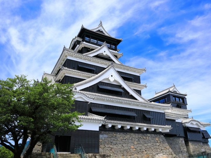 All About ニュース編集部が全国250人を対象に実施した「日本の城に関するアンケート」の調査結果から、絶景だと思う「九州・沖縄地方の城」ランキングを発表！ 2位「熊本城（熊本県）」を抑えた1位は？