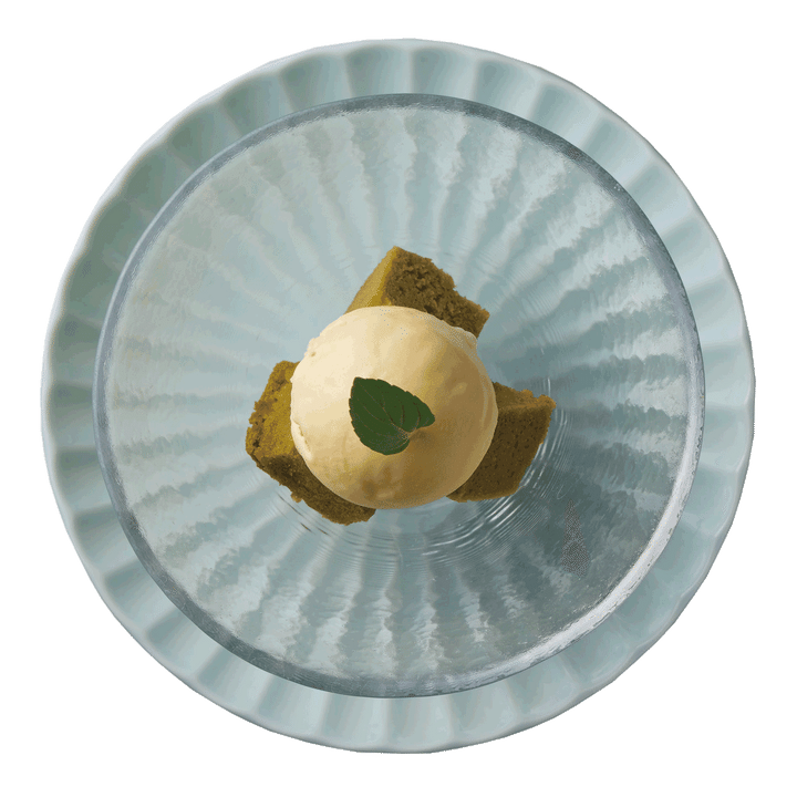 白酒のアイス 抹茶を入れた台湾カステラ