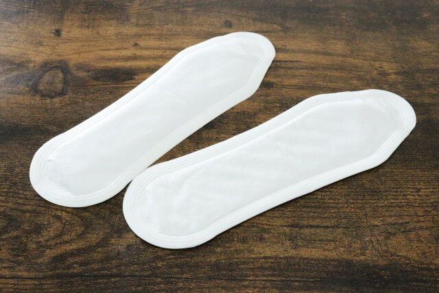 貼るカイロ（足裏用、1足組） 本体