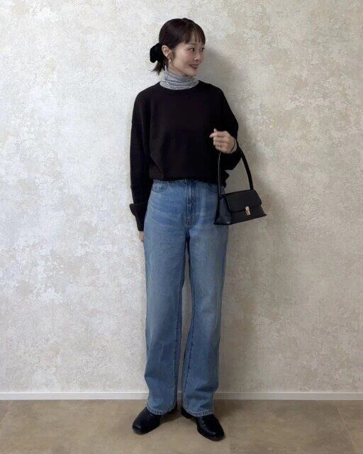 ユニクロシースムースコットンクルーネックセーター着回しデニムコーデ