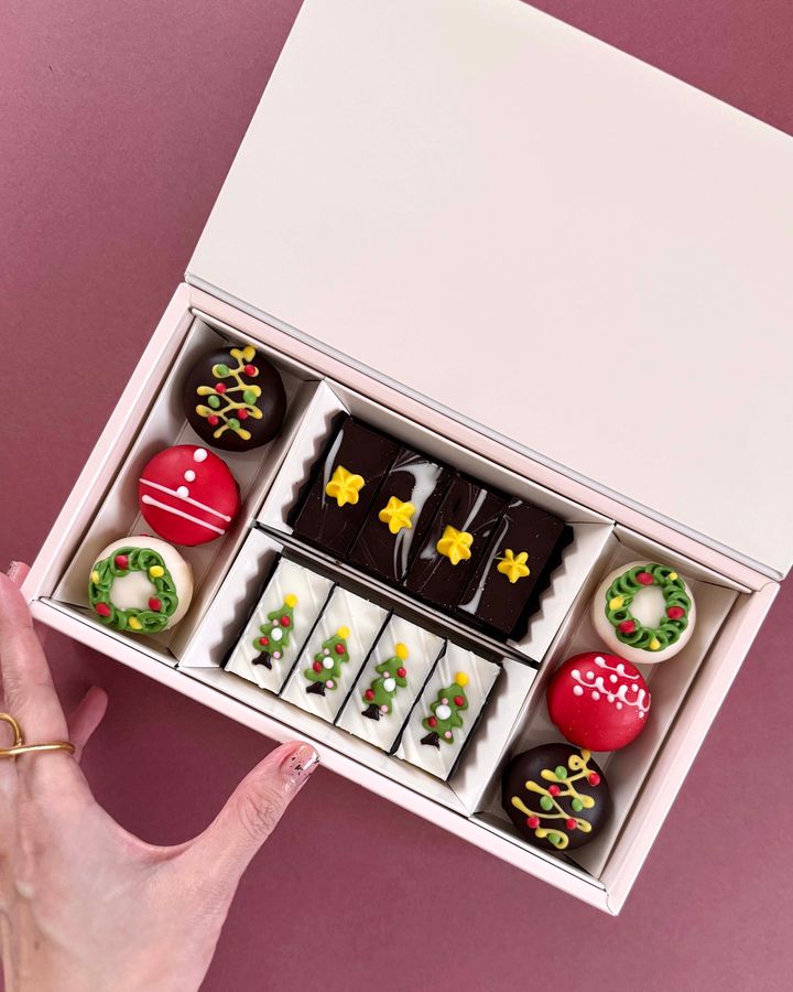 2025年最新★ プレゼントや手土産におすすめのかわいいクリスマス限定スイーツ【ささやかですてきなもの 大谷有紀 vol.268】