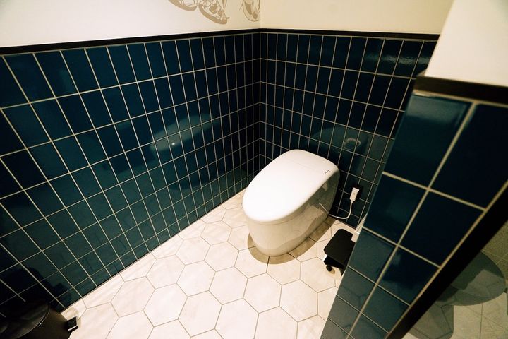 トイレはバスルーム内にあるアメリカンセパレートタイプ