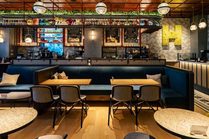 トークショップ ソファー席