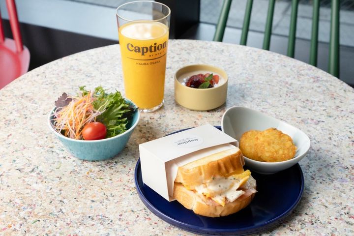 「生食パン サンドイッチプレート」2400円／©キャプション by Hyatt なんば 大阪