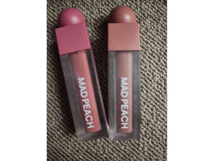 MAD PEACHの「スムースフィットカラーリップティント」