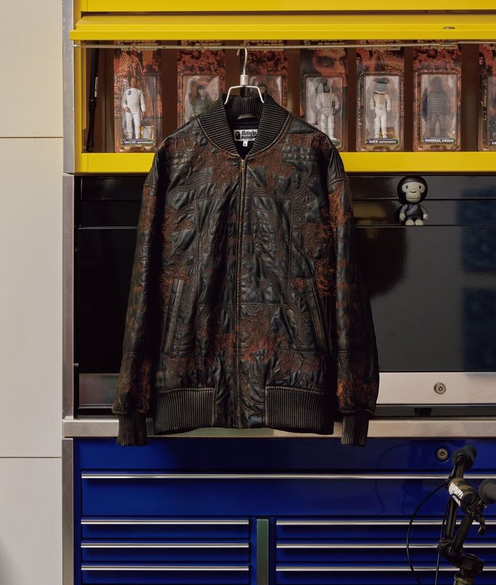 A BATHING APE®の新作レザージャケット MULTI LOGO QUILTED LEATHER BOMBER JACKET