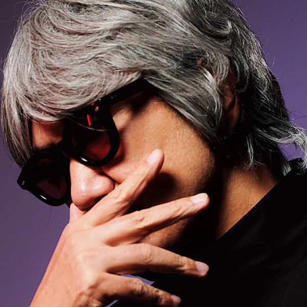 数多くの画集が発売されるなど熱いファンが多いことでも知られている金子一馬さん。