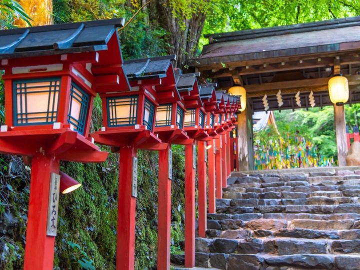 All About ニュース編集部が全国250人を対象に実施した「好きなパワースポットに関するアンケート」の調査結果から、好き&行ってみたい「京都府のパワースポット」ランキングを発表！ 2位「貴船神社」を抑えた1位は？