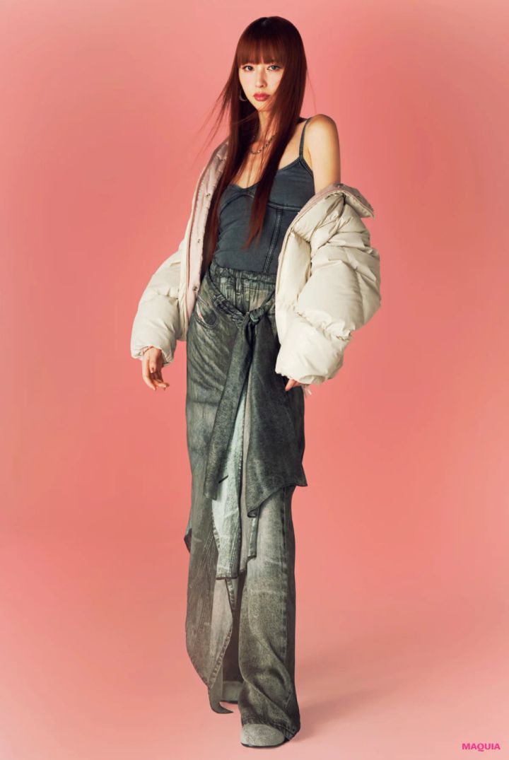 鈴木えみ ファッション ピンクメイク