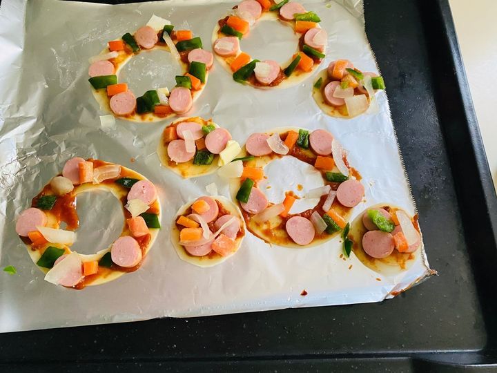 超簡単！あっという間に「クリスマスリースピザ」作り方を見たらすぐに作りたくなる