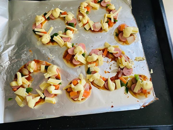 超簡単！あっという間に「クリスマスリースピザ」作り方を見たらすぐに作りたくなる