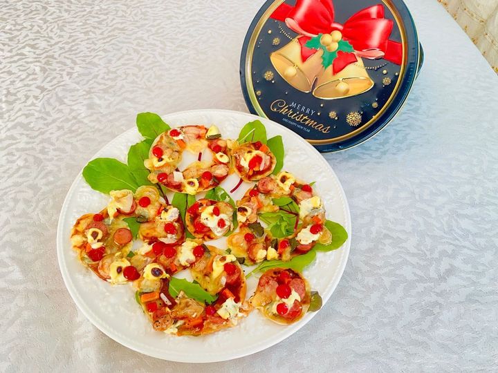 超簡単！あっという間に「クリスマスリースピザ」作り方を見たらすぐに作りたくなる