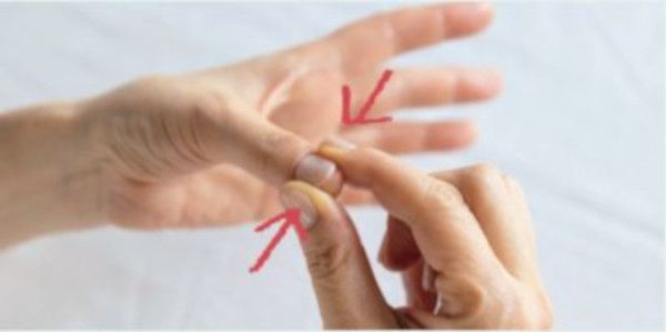 指先を押す動作1