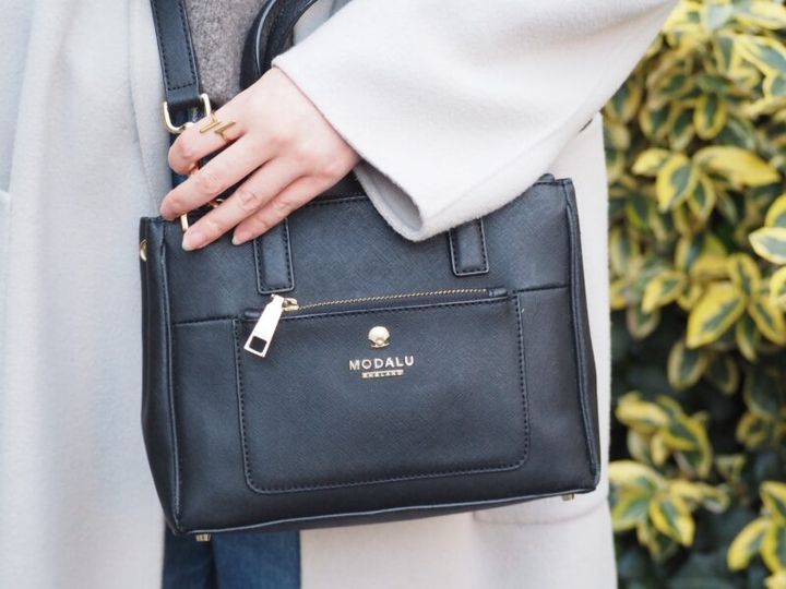 モダルーのバッグ