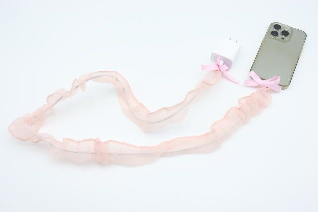 セリアのコードソックス シフォンはケーブルを可愛くアレンジできる