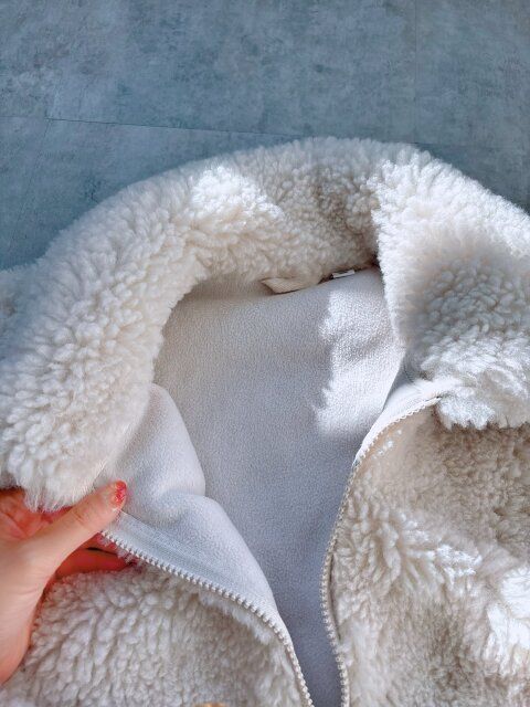 GUGIRLSフラッフィーブルゾンの襟元