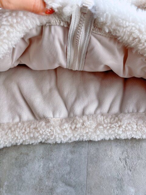 GUGIRLSフラッフィーブルゾンの裾周り