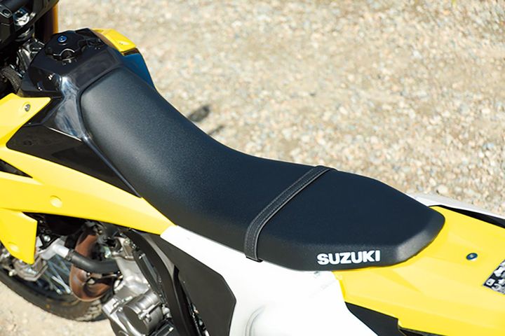 【スズキ DR-Z4S／DR-Z4SM】誰もが楽しめる本格派