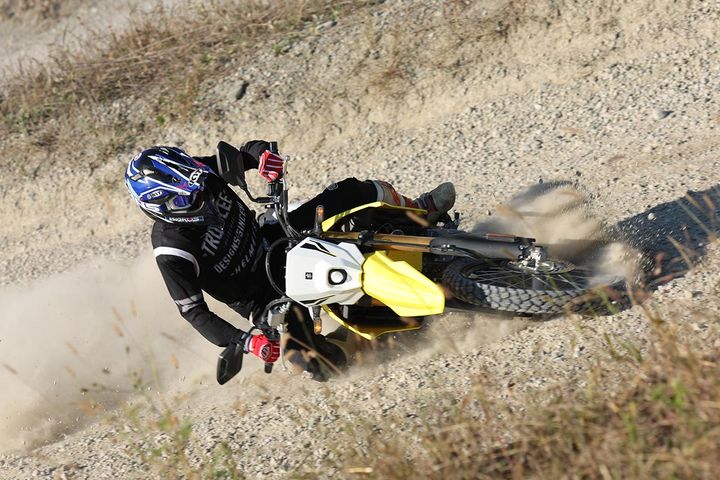 【スズキ DR-Z4S／DR-Z4SM】誰もが楽しめる本格派