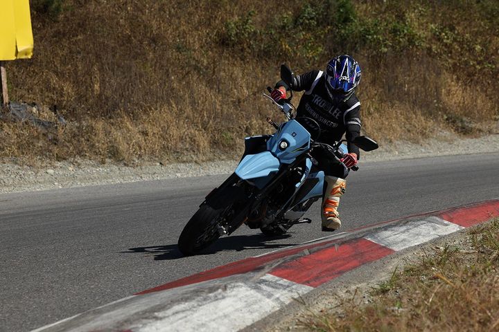 【スズキ DR-Z4S／DR-Z4SM】誰もが楽しめる本格派