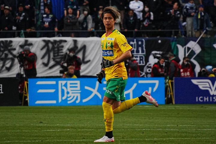 画像: 試合終盤に投入された鳥海（写真：縄手猟）