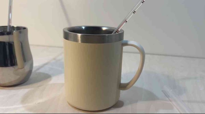 ダイソー「吸熱マグカップ」