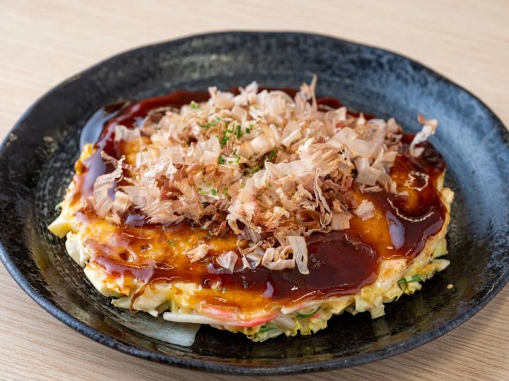 All About ニュース編集部が全国250人を対象に実施したご当地グルメに関するアンケートの調査結果から、旅先で食べたい「大阪府のご当地グルメ」ランキングを発表！ 2位「お好み焼き」を抑えた1位は？