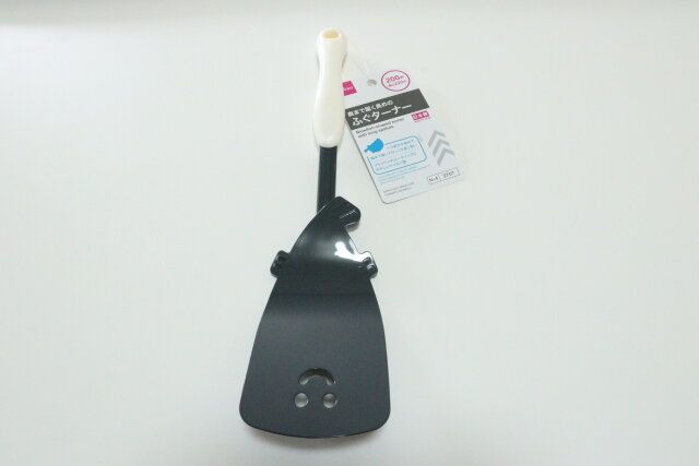 ダイソーの奥まで届く長めのふぐターナーのパッケージ