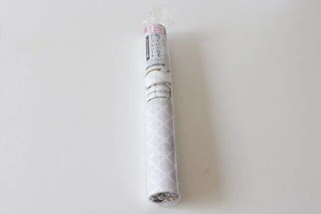 ダイソー 貼ってはがせるテーブルシート（モロッカンタイル柄、30cm×150cm） パッケージ