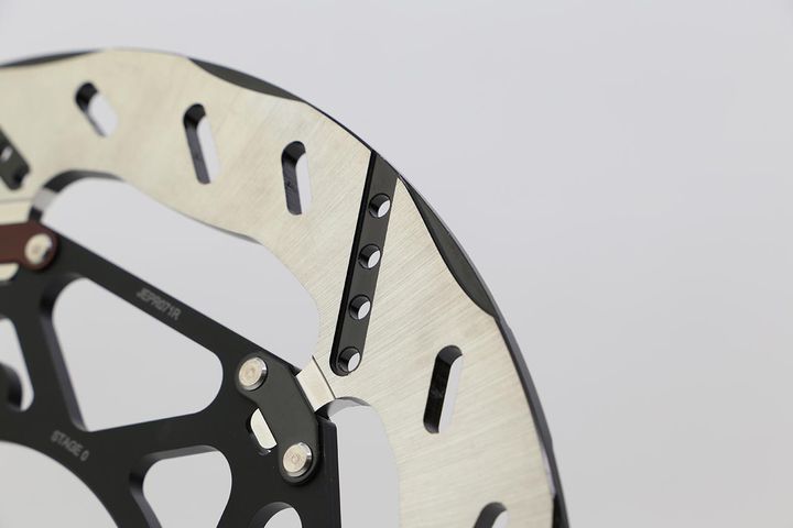 SUNSTAR：革新的なデザインと締結方法で国内外のロードレースを席巻【ライディングの質を高める逸品｜ブレーキディスク】