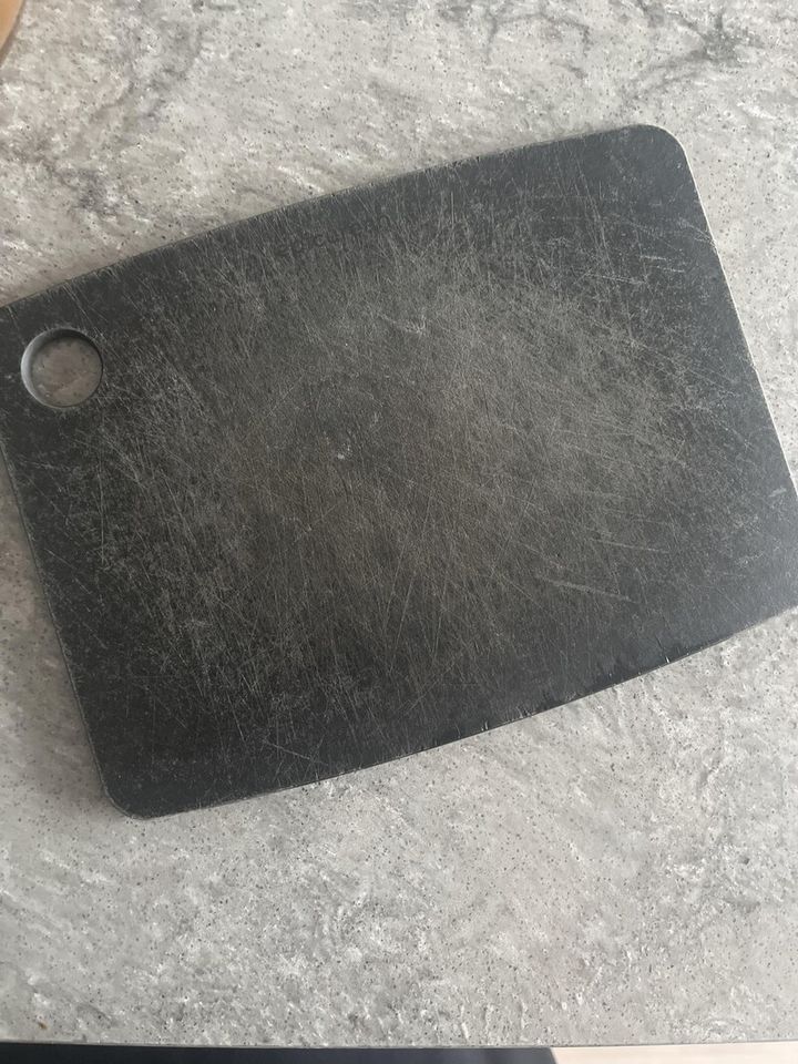 エピキュリアンの「まな板 木製 カッティングボード Sサイズ ブラック」