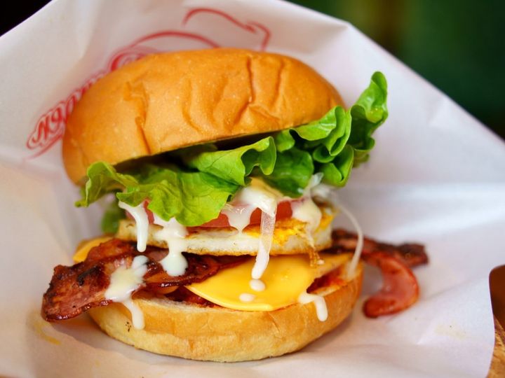 All About ニュース編集部は、全国10～60代の男女250人を対象に「ご当地グルメ」に関する独自のアンケート調査を実施。旅先で食べたい「長崎県のご当地グルメ」で1位に選ばれたのは？