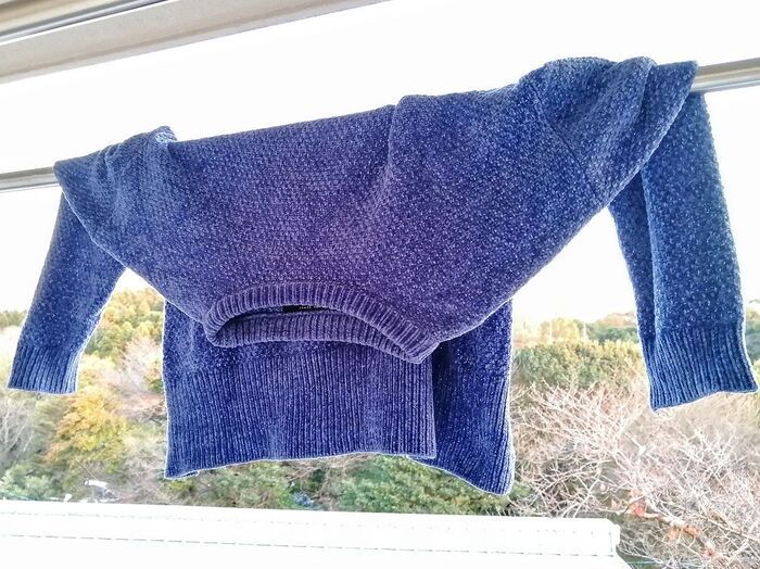 『伸びちゃうセーター』どう干したらいい？お家にあるものだけで〈かんたん！専用干しスペース〉作れました♪