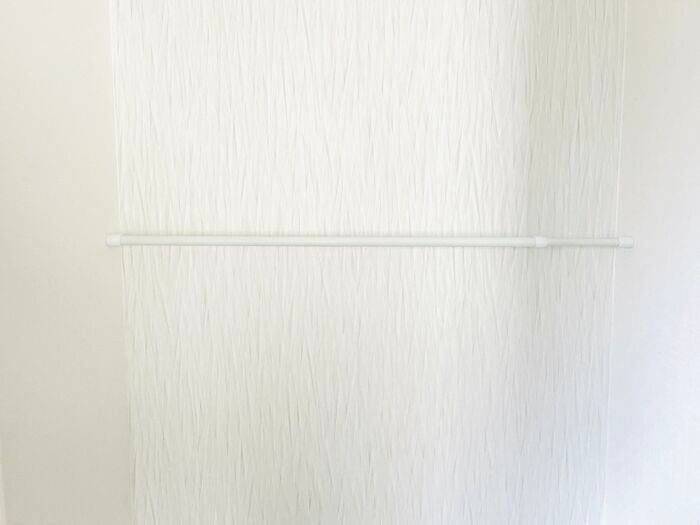 【セリア】ついに『つっぱり棒の相棒』決まりました♡もうS字フックは使いません「便利かつオシャレで…言うことなし！！」