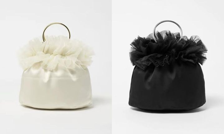 画像: ＜kaene＞サテン フリル バッグ＜Select by EMMEL REFINES＞（ベージュ/ブラック）各¥11,000（ともにユナイテッドアローズ グリーンレーベル リラクシング）