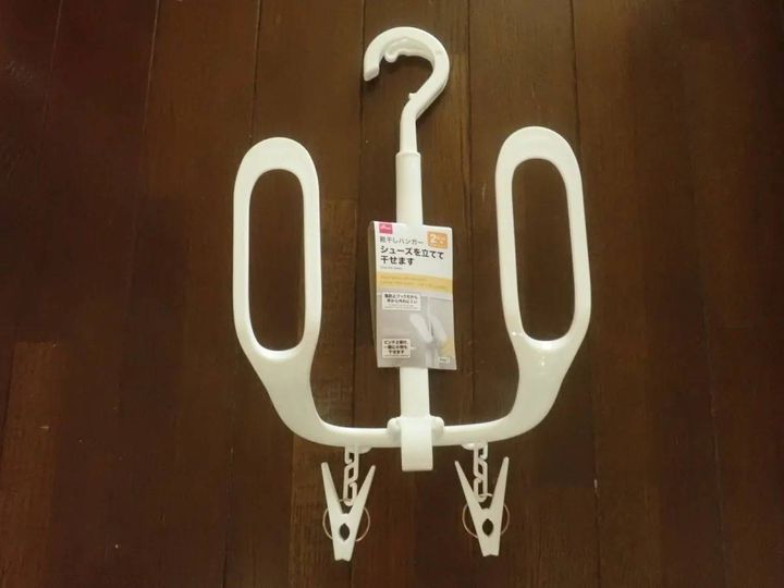 DAISO(ダイソー)：靴干しハンガー(ピンチ2個付)