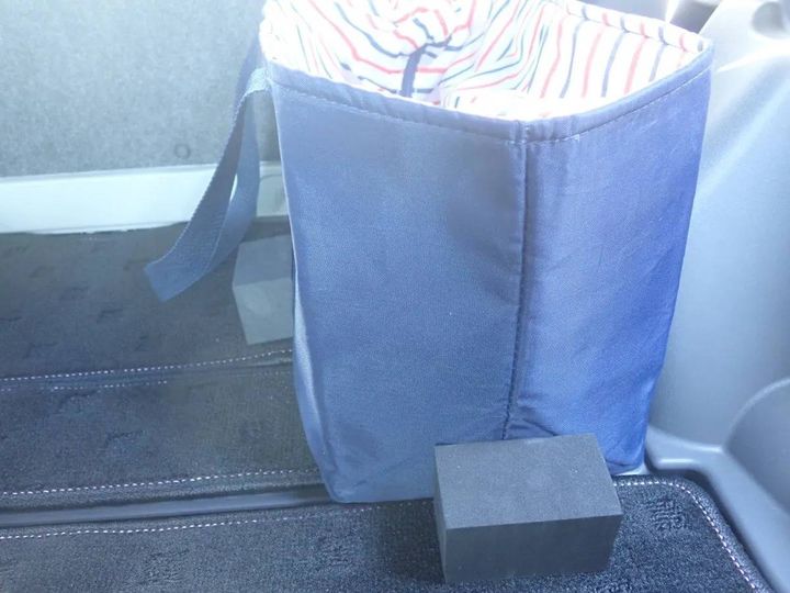 DAISO(ダイソー)：トランク専用 固定用ストッパー