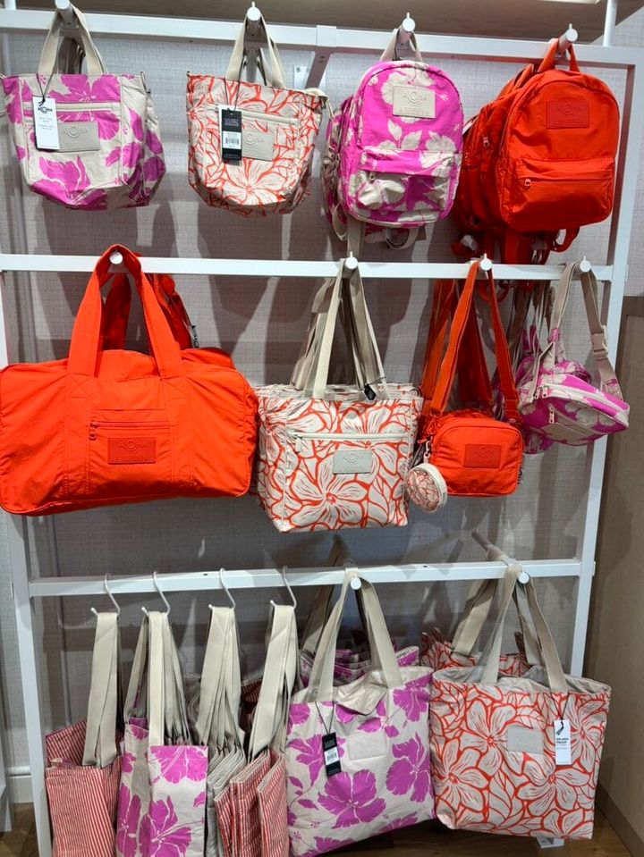 テンション高めのピンクやオレンジ