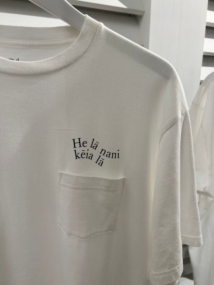 胸ポケット付き