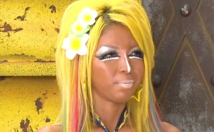 【写真・画像】年齢不詳な黒ギャル美女の実年齢に衝撃「初めて好きになった芸能人はキスマイです」 1枚目