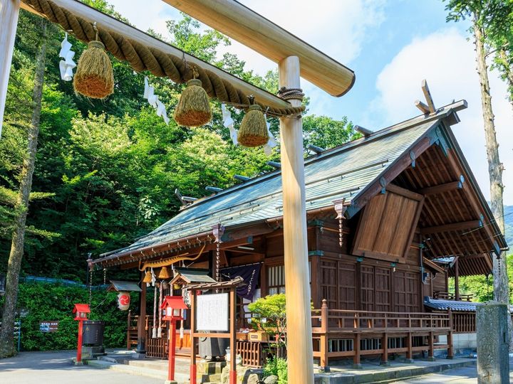 All About ニュース編集部は、全国10～60代の男女250人を対象に「好きなパワースポット」に関する独自のアンケート調査を実施。好き＆行ってみたい「群馬県のパワースポット」で1位に選ばれたのは？（サムネイル画像出典：PIXTA）