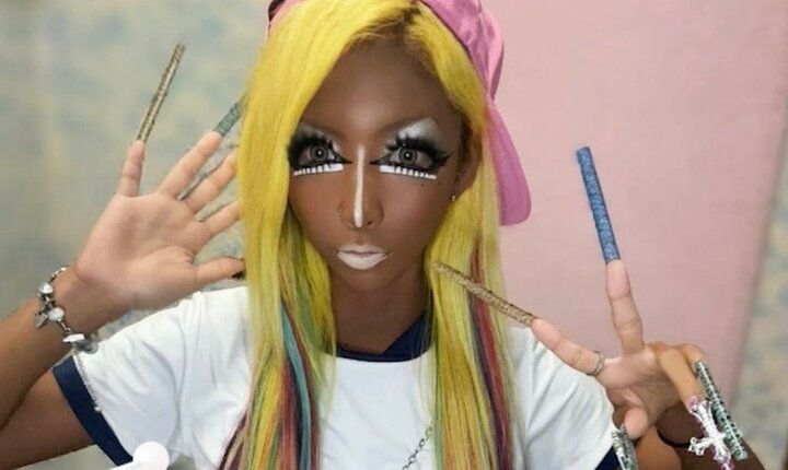 【写真・画像】「子どもじゃん！」黒ギャル美女のすっぴんに驚きの声「あどけな！」 1枚目