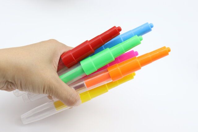 セリアのアートフローマーカーAセットとアートフローマーカーBセットのビジュアル