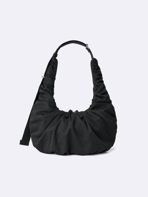 2025gu女性おすすめ黒ダンプリングバッグ