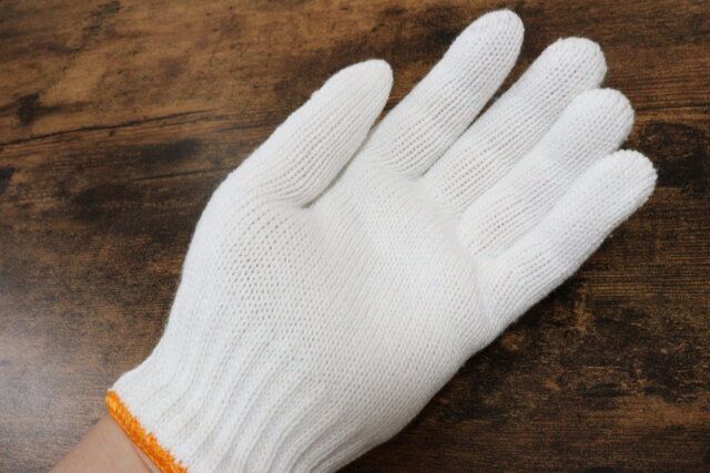 裏起毛軍手 着用