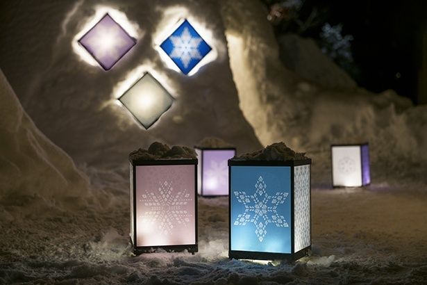 【写真】雪景色を照らす、津軽七雪こぎん幻燈
