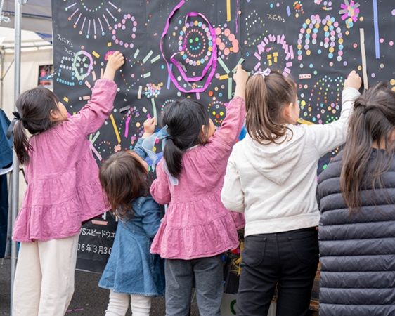 【静岡県小山町】「富士山花火vsスピードウェイ2026」のチケット発売！期間・数量限定の早割チケットも