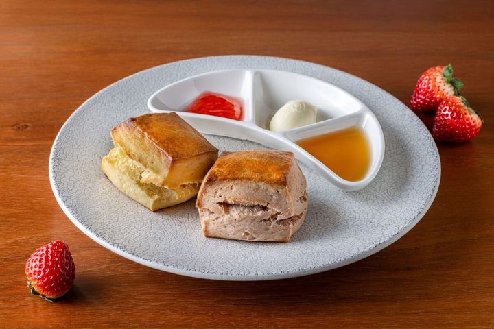 アフタヌーンティーセット～ストロベリー～（スコーン）